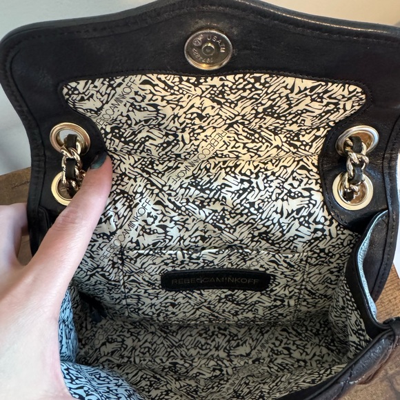 Rebecca Minkoff Elegant Black Quilted Chain Shoulder Bag - Picture 4 of 4